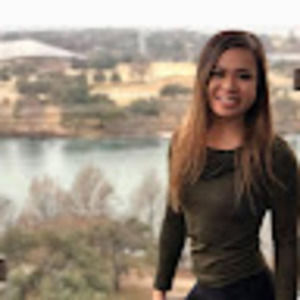 Meet your Posher, Emily